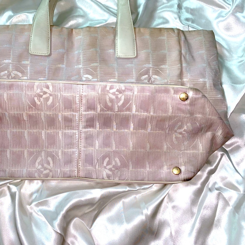 🎀SOLD🎀 Chanel Travel Tote Bag - Picture 3 of 14